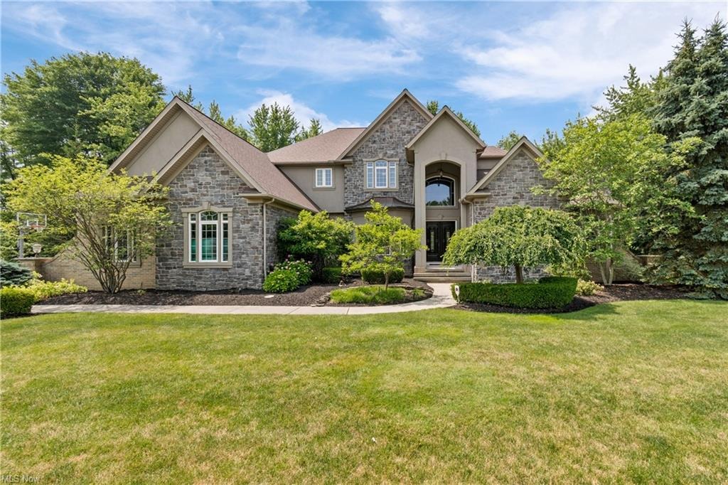 Sold home at 38275 Flanders Dr, Solon OH 44139