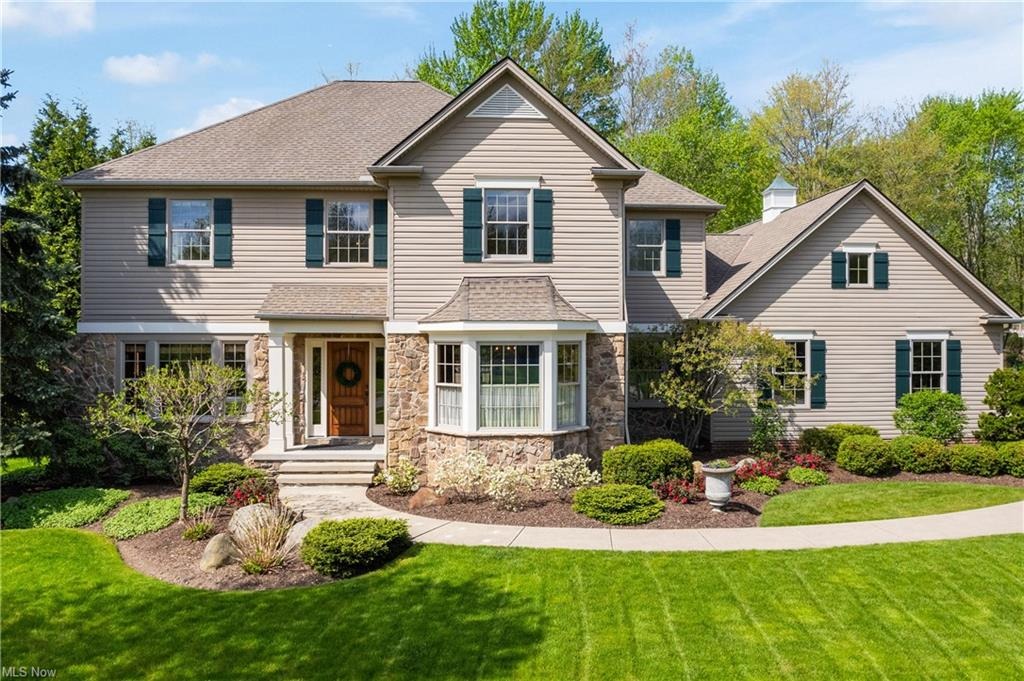 Sold home at 38715 Flanders Dr, Solon OH 44139