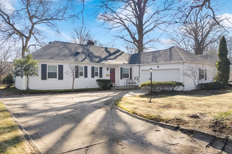 001 Flat Rate Real Estate Agent 1126 Greenvale Avenue Akron Ohio 44313