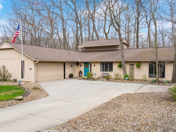 001 Flat Rate Real Estate Agent 17653 Falling Leaves Road Strongsville Ohio 44136