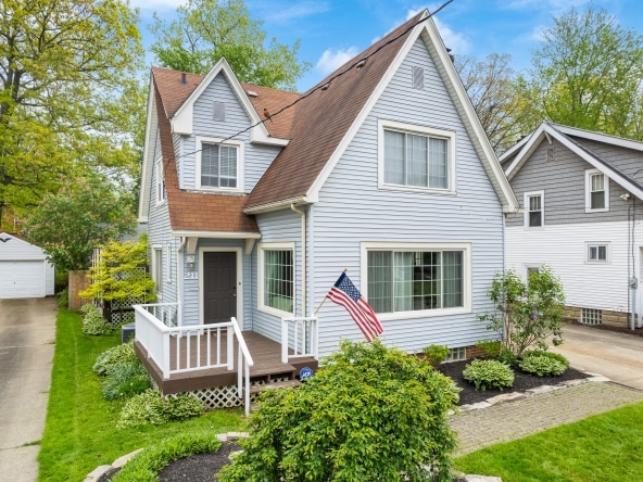001 Flat Rate Real Estate Agent 211 Harcourt Drive Akron Ohio 44313