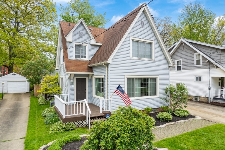 001 Flat Rate Real Estate Agent 211 Harcourt Drive Akron Ohio 44313