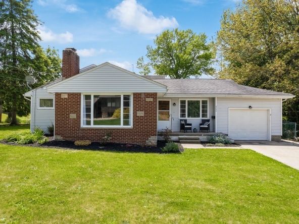 001 Flat Rate Real Estate Agent 2202 Cramer Avenue Akron Ohio 44312