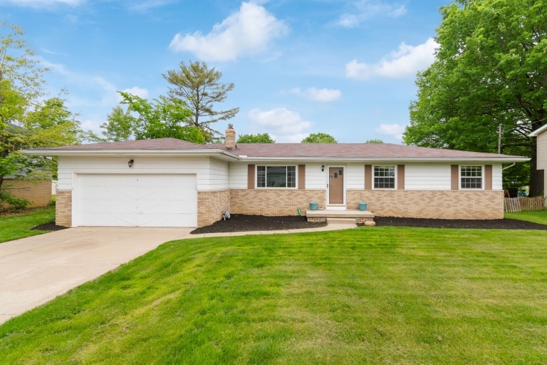 001 Flat Rate Real Estate Agent 2821 Shellhart Road Norton Ohio 44203