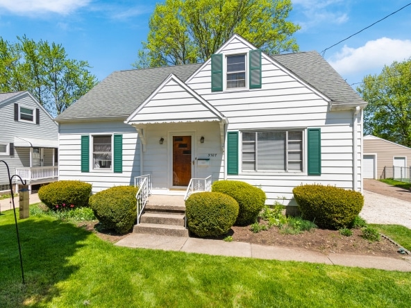 001 Flat Rate Real Estate Agent 3707 Orchard Street Mogadore Ohio 44260