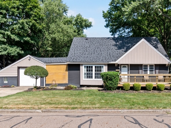 001 Flat Rate Real Estate Agent 201 Westover Drive Akron Ohio 44313