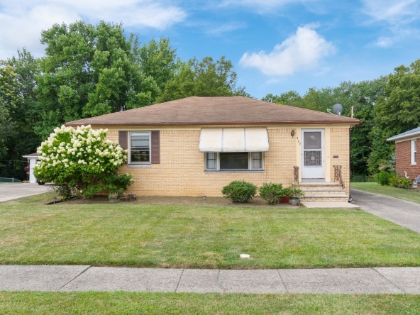 001 Flat Rate Real Estate Agent 467 Karen Drive Berea Ohio 44017