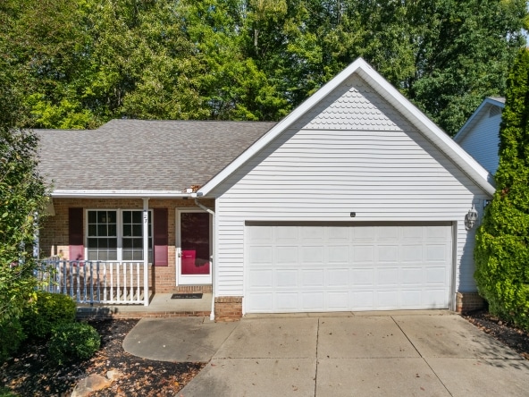 001 Flat Rate Real Estate Agent 527 Frank Blvd Akron Ohio 44313