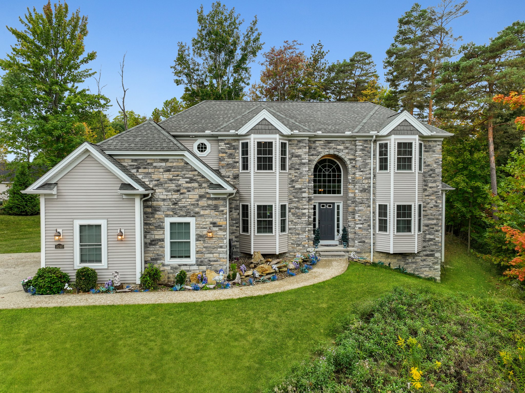 001 Flat Rate Real Estate Agent 8290 Crystal Creek Drive North Royalton Ohio 44133