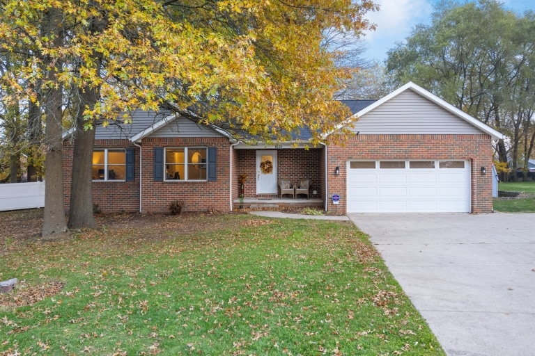 001 Flat Rate Real Estate Agent 8524 Manchester Avenue NW Canal Fulton Ohio 44614