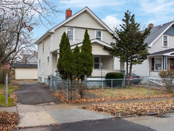 001 Flat Rate Real Estate Agent 3470 East 113th Street Cleveland Ohio 44104