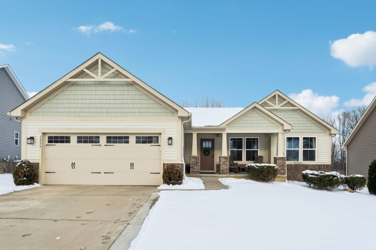 001 Flat Rate Real Estate Agent 1951 East Woodland Drive Akron Ohio 44313 1