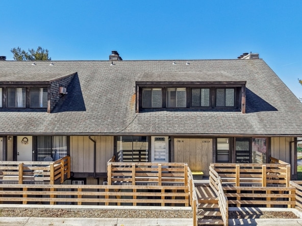 001 Flat Rate Real Estate Agent 1581 Treetop Trail Akron Ohio 44313