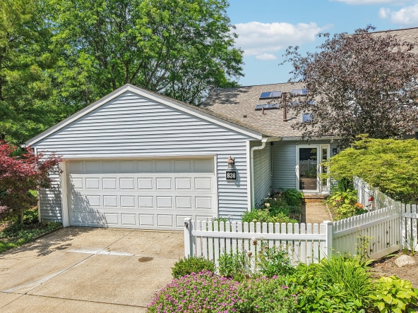 001 Flat Rate Real Estate Agent 838 Lynnhaven Lane Akron Ohio 44313