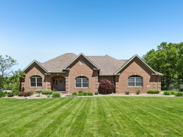 001 Flat Rate Real Estate Agent 6395 Great Court Circle Northwest Massillon Ohio 44646jpg