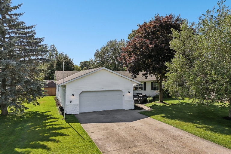 001 Flat Rate Real Estate Agent 1304 State Road Wadsworth Ohio 44281
