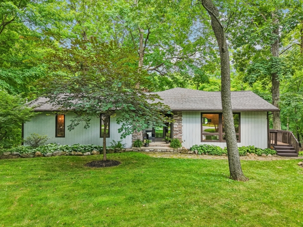 001 Flat Rate Real Estate Agent 985 South Medina Line Road Wadsworth Ohio 44281