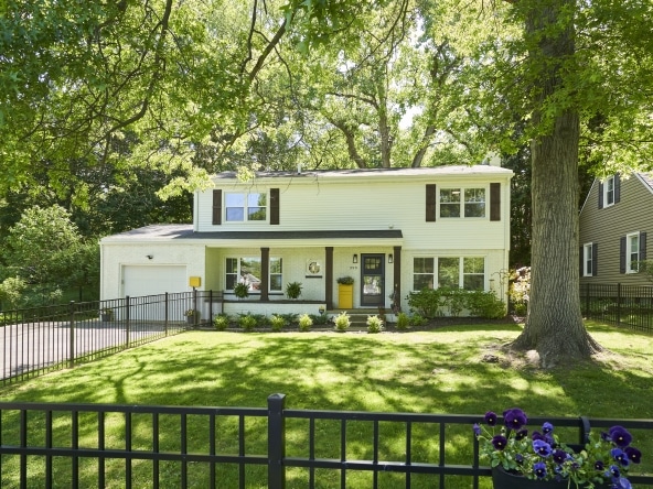 001b Flat Rate Real Estate Agent 399 Mineola Avenue Akron Ohio 44320
