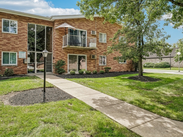 001 Flat Rate Real Estate Agent 491 Tollis Parkway 173E Broadview Heights Ohio 44147