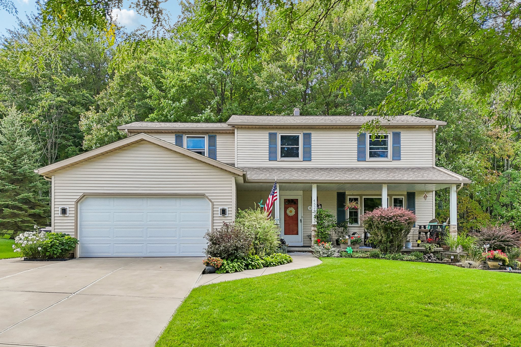 001 Flat Rate Real Estate Agent 4525 Wood Thrush Drive Parma Ohio 44134