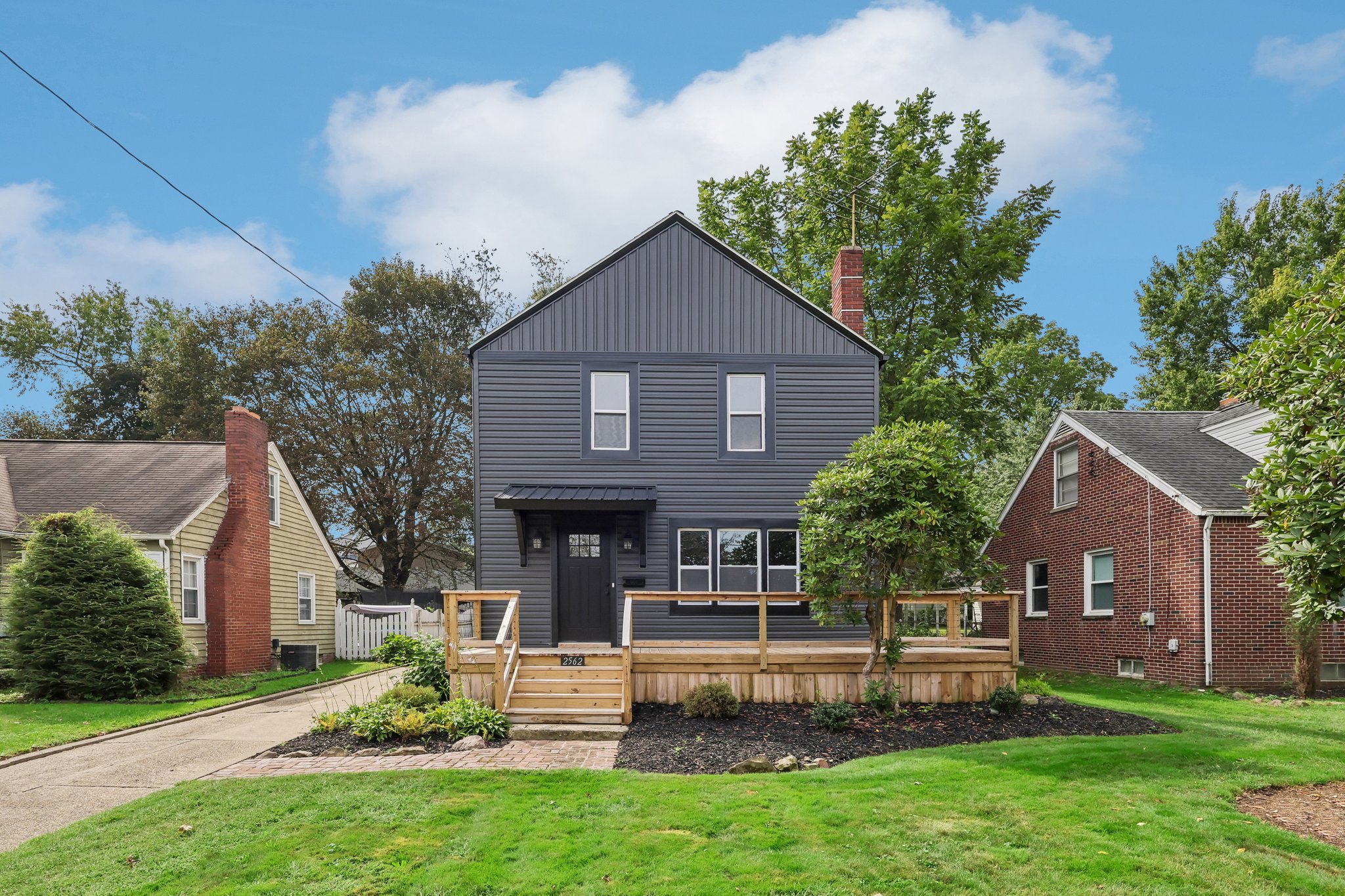 001 Flat Rate Real Estate Agent 2625 Graham Avenue Akron Ohio 44312